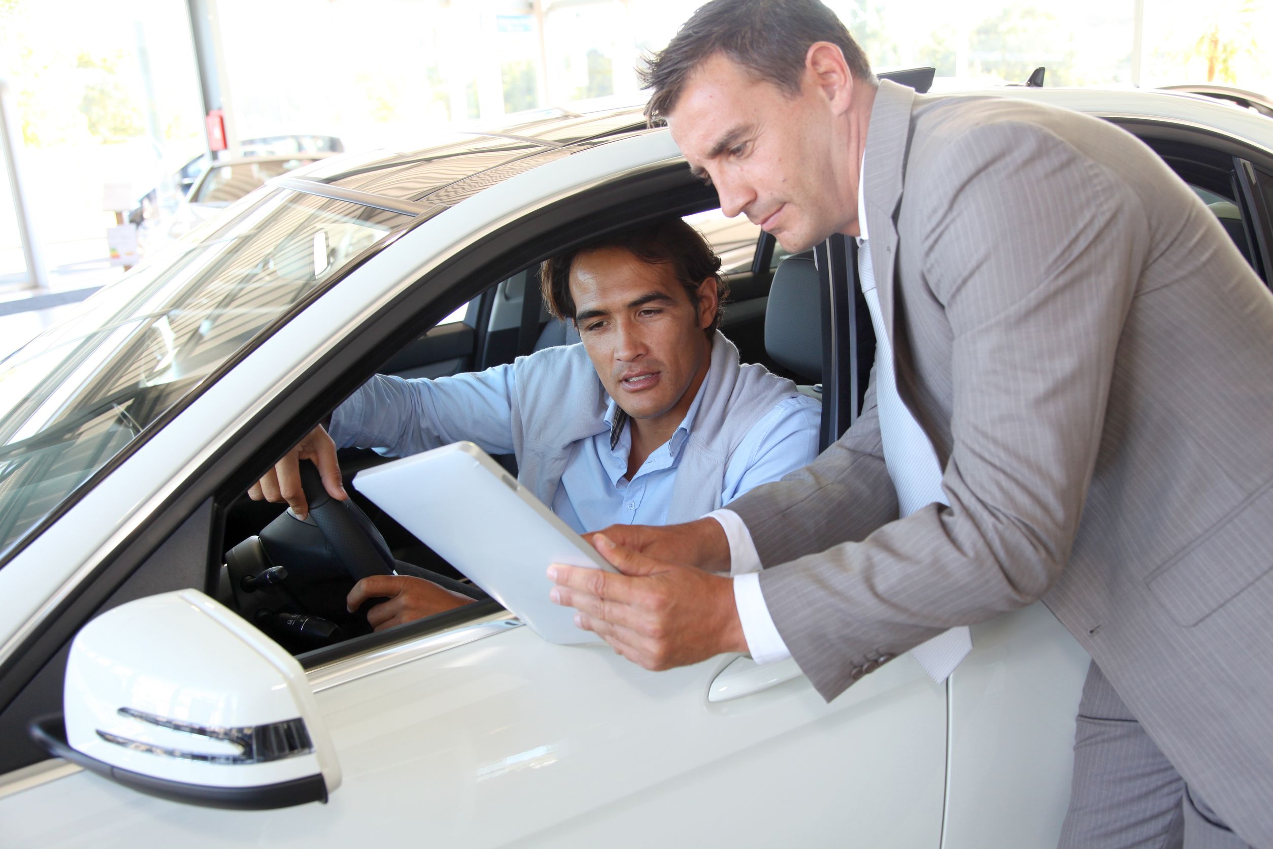 Why It’s Better to Buy From a Dealership vs. a Private Seller in Pittsburgh